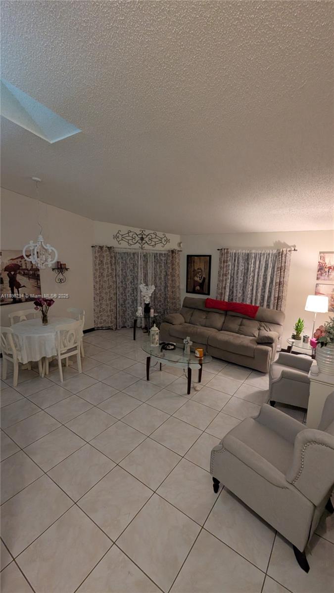 PEMBROKE LAKES SOUTH - Residential