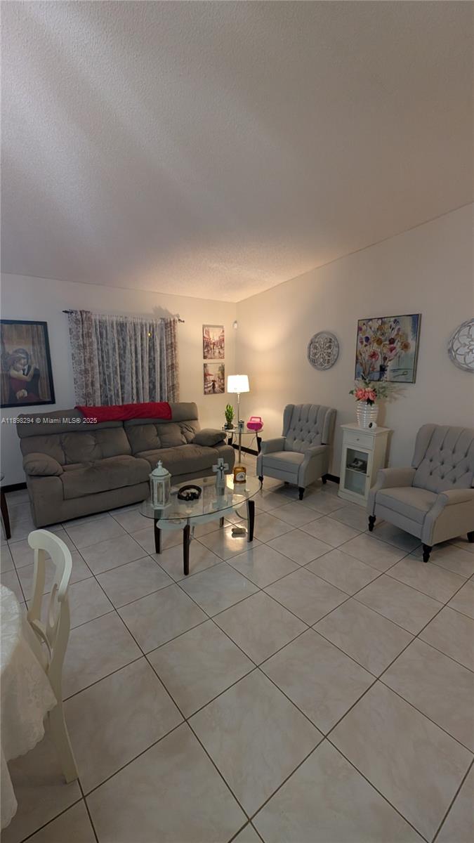 PEMBROKE LAKES SOUTH - Residential