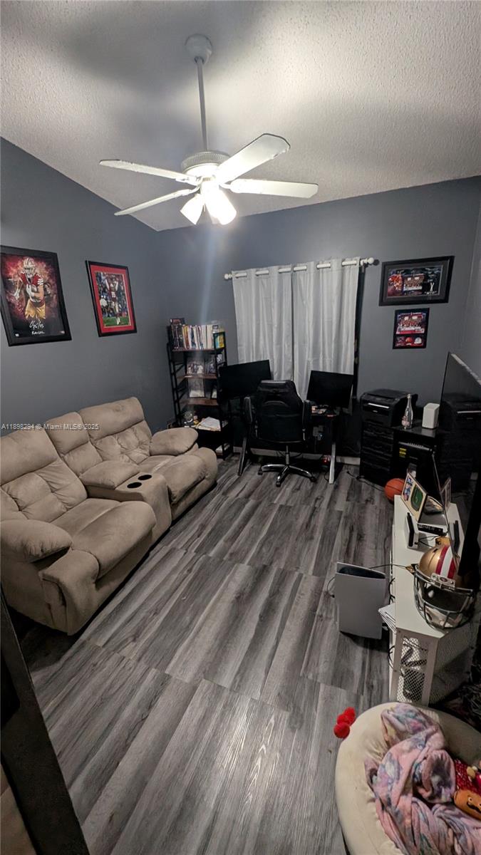View photos, virtual tours, details... 1025 SW 113th Ter