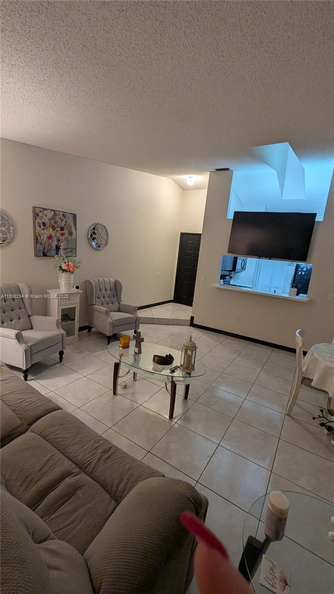 PEMBROKE LAKES SOUTH - Residential