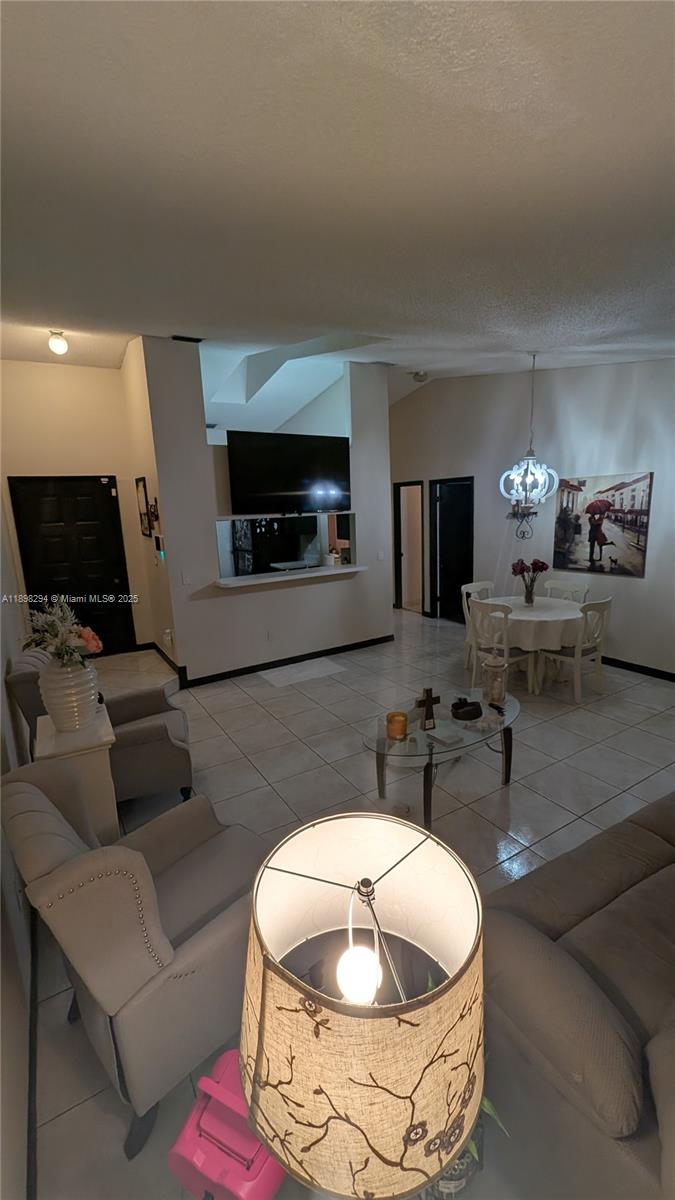 PEMBROKE LAKES SOUTH - Residential