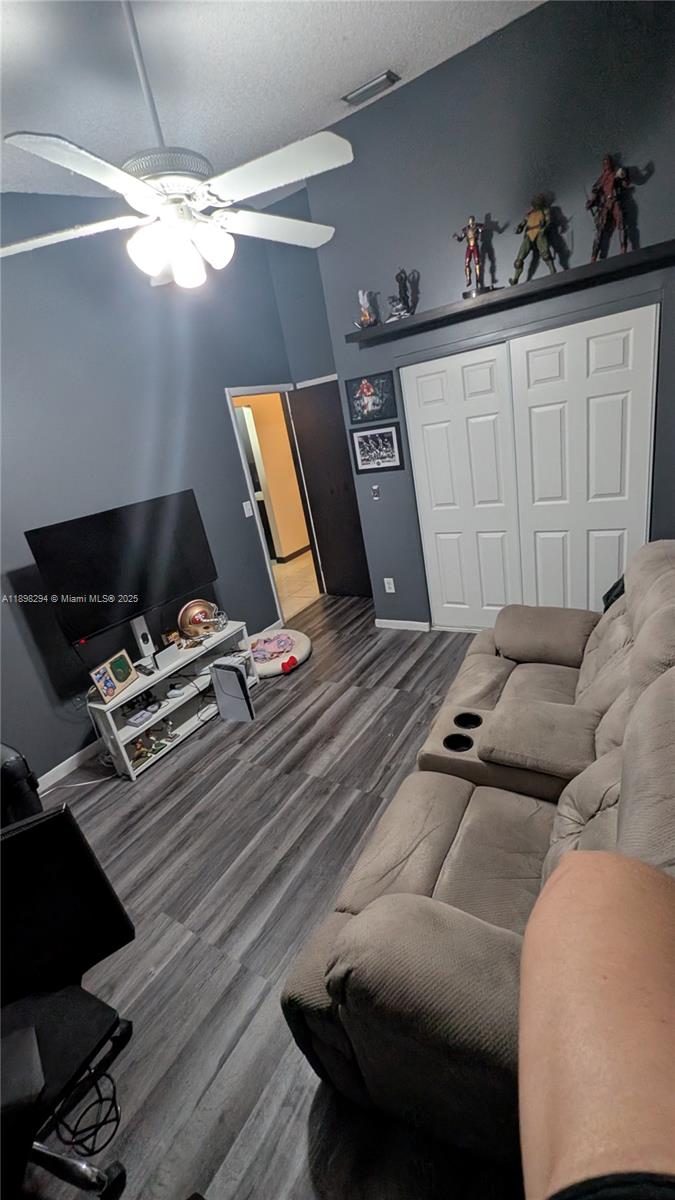 View photos, virtual tours, details... 1025 SW 113th Ter