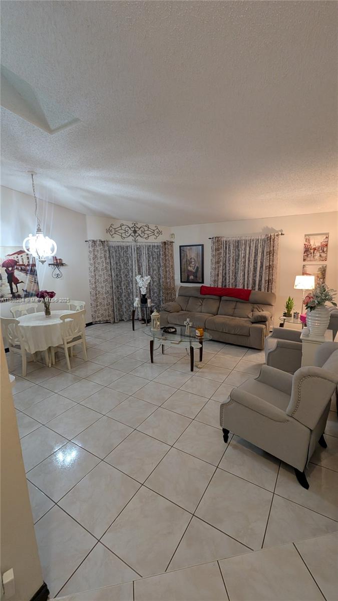 PEMBROKE LAKES SOUTH - Residential