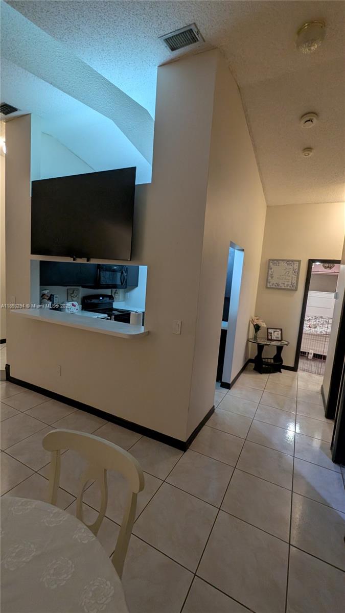 PEMBROKE LAKES SOUTH - Residential