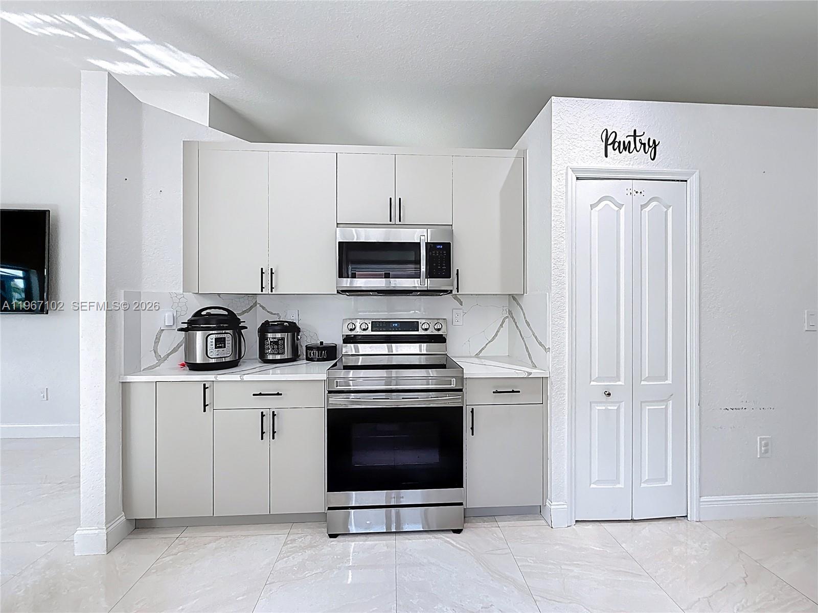 C B PALMS - Residential