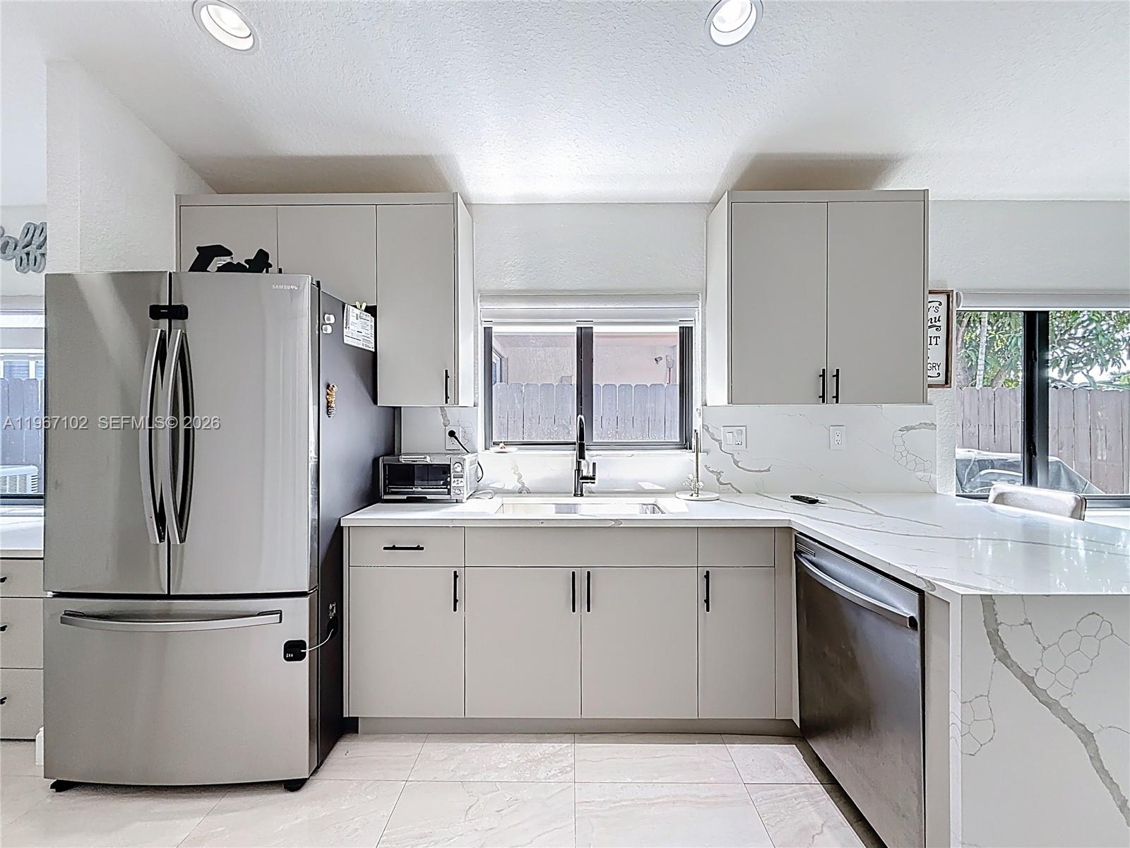 C B PALMS - Residential