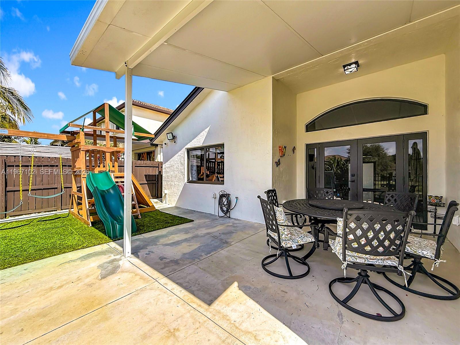 C B PALMS - Residential