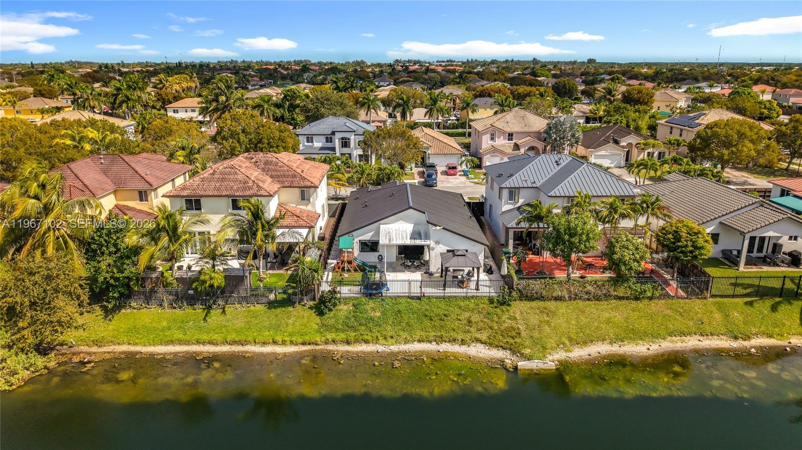 C B PALMS - Residential