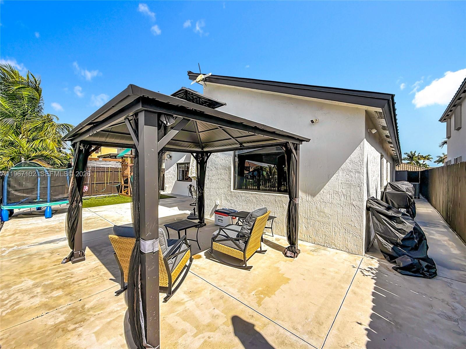 C B PALMS - Residential