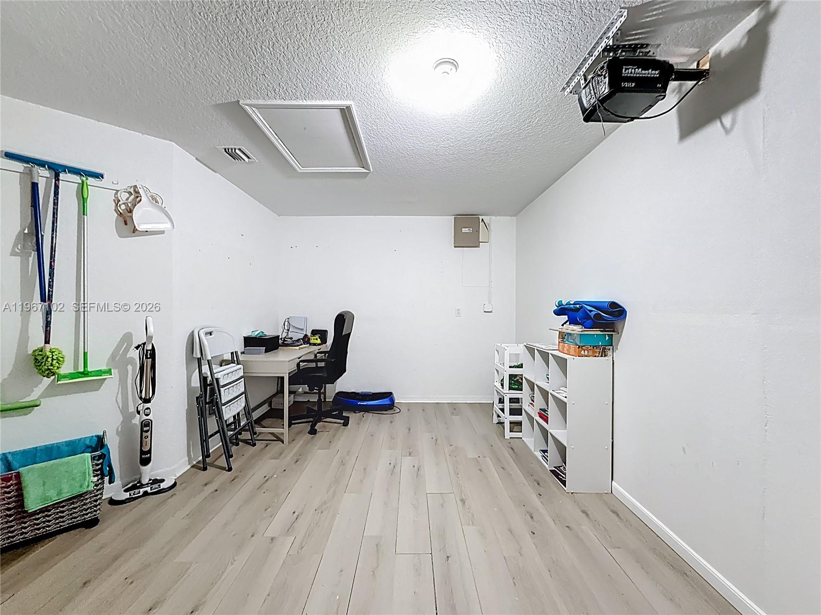 C B PALMS - Residential