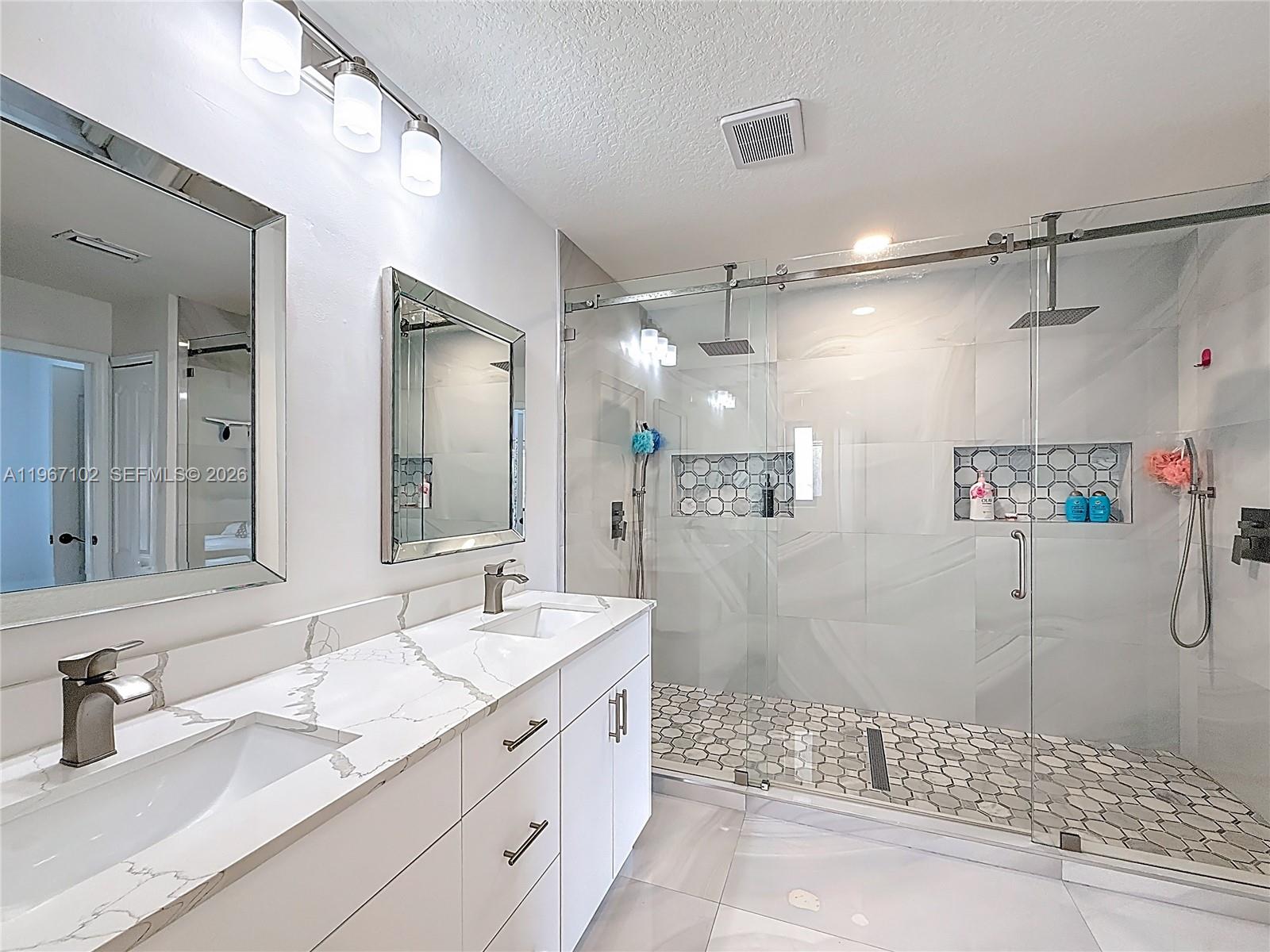 C B PALMS - Residential