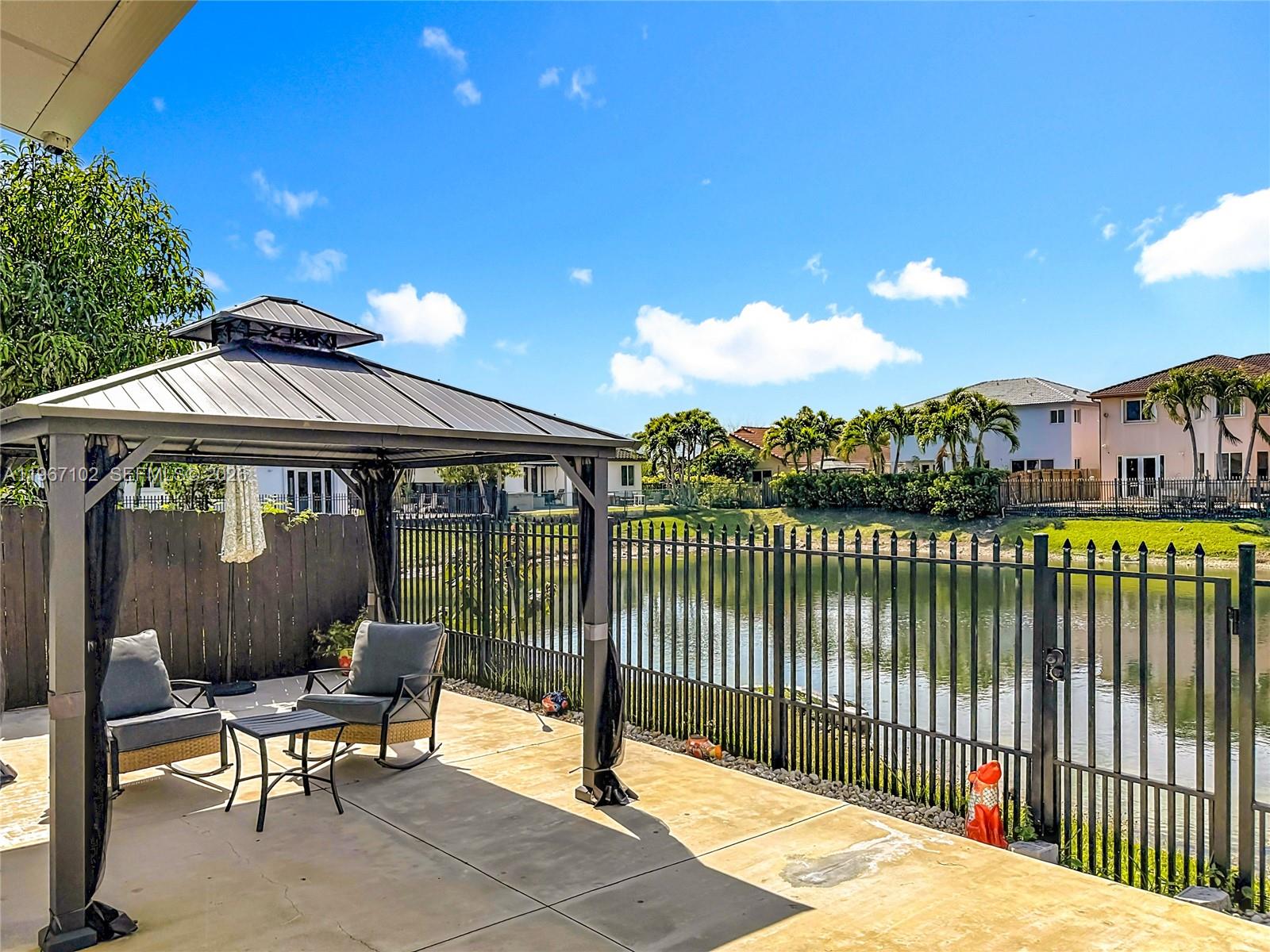 C B PALMS - Residential