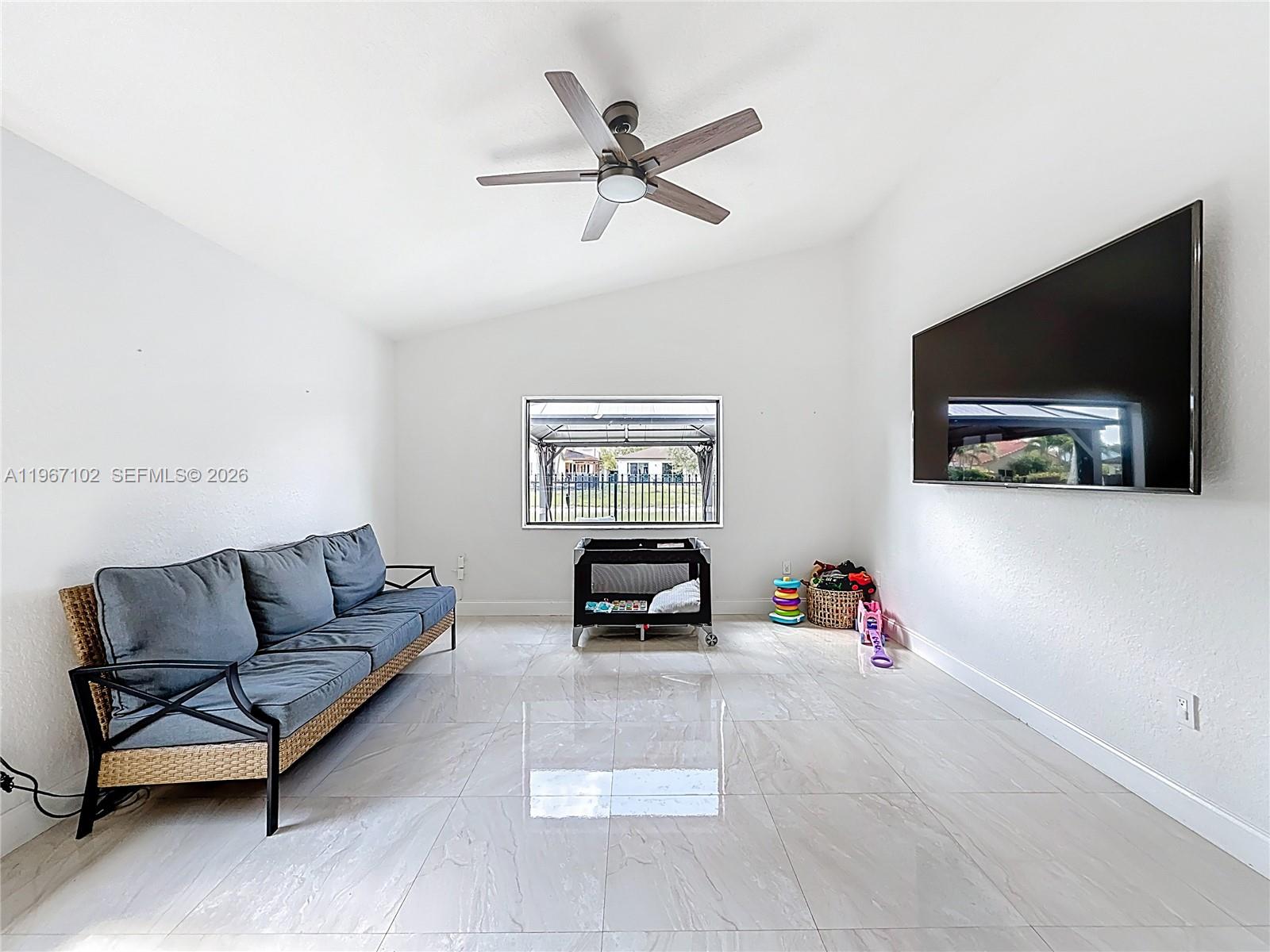 C B PALMS - Residential