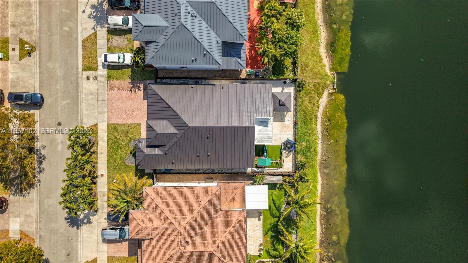 C B PALMS - Residential