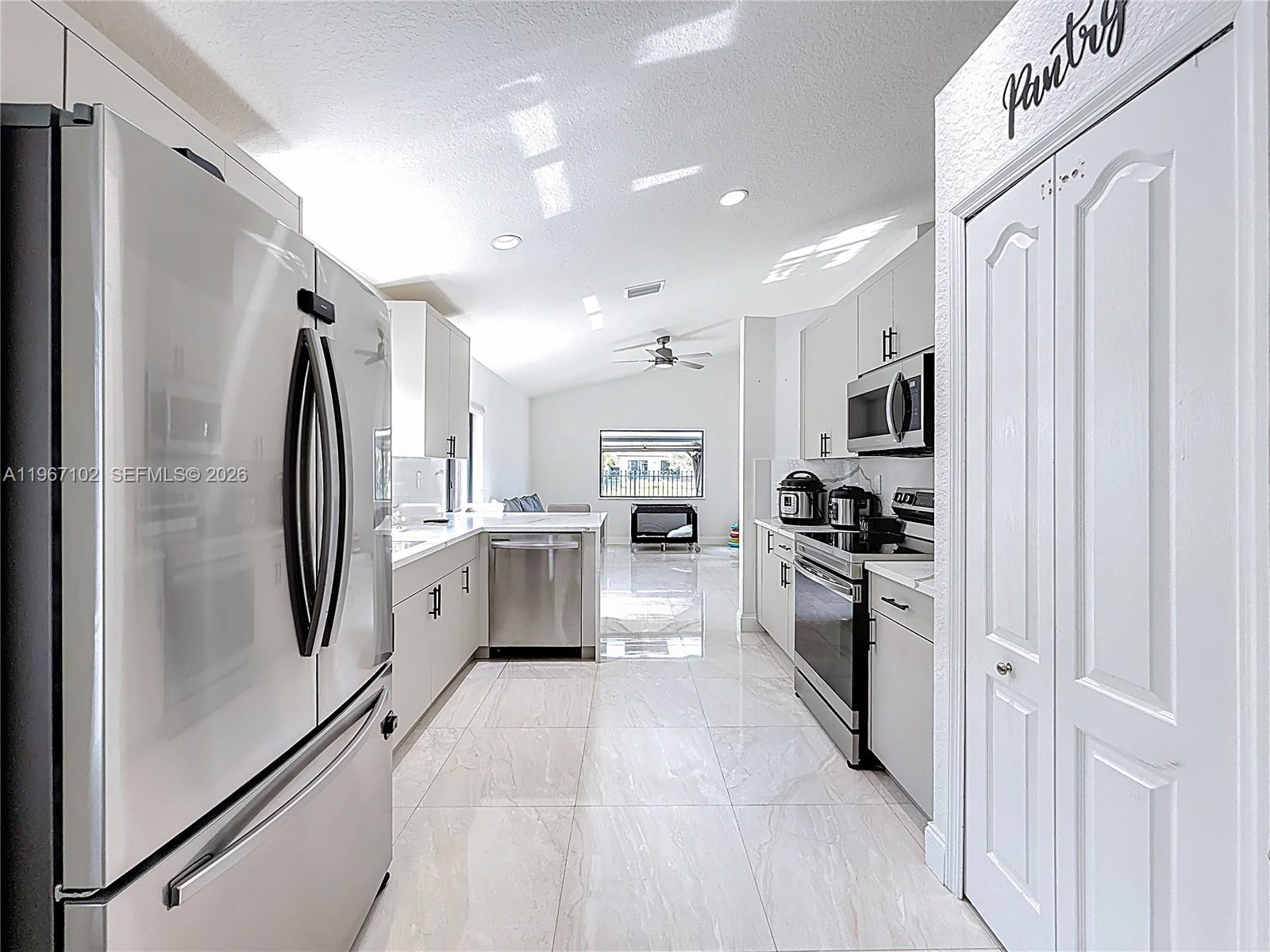 C B PALMS - Residential