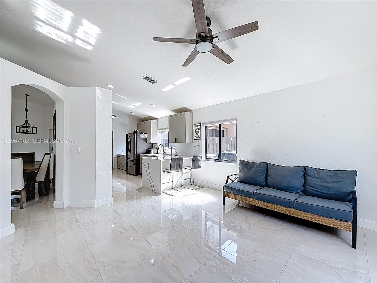 C B PALMS - Residential