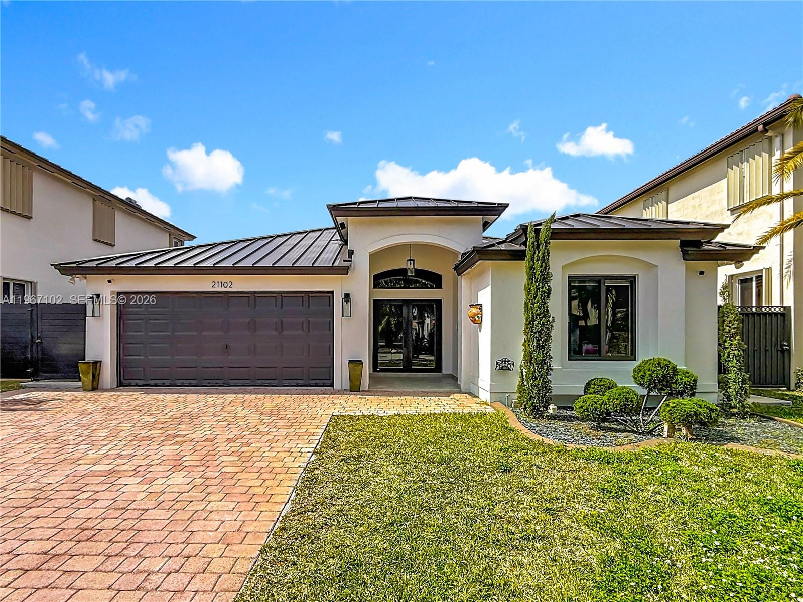 C B PALMS - Residential