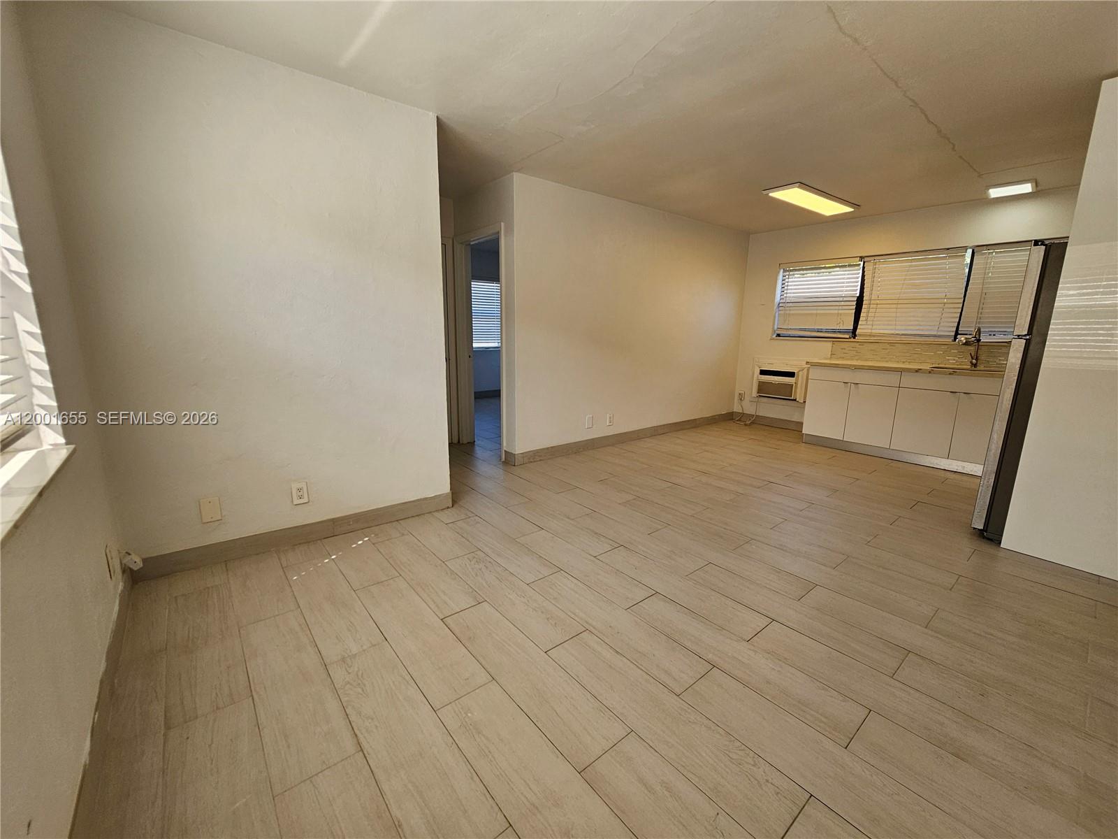 HOLLYWOOD HOMESITES REV P - Residential Lease