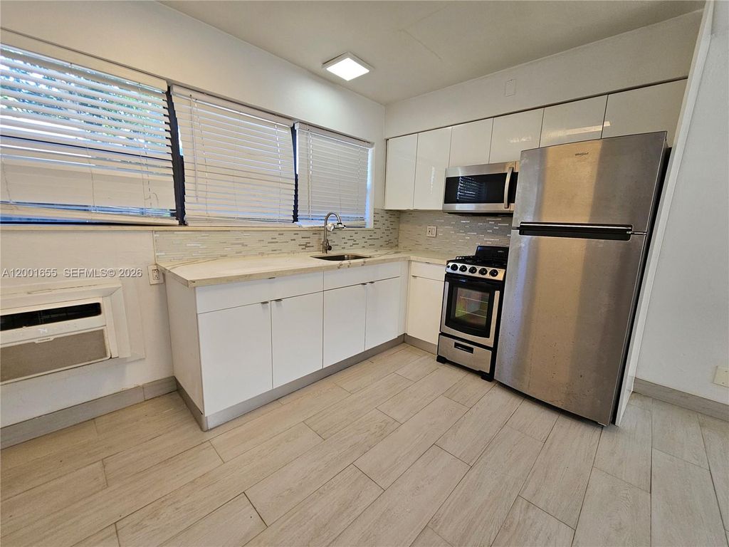 Photo of 1723 Liberty St #7, Hollywood, FL 33020 (MLS # A12001655)