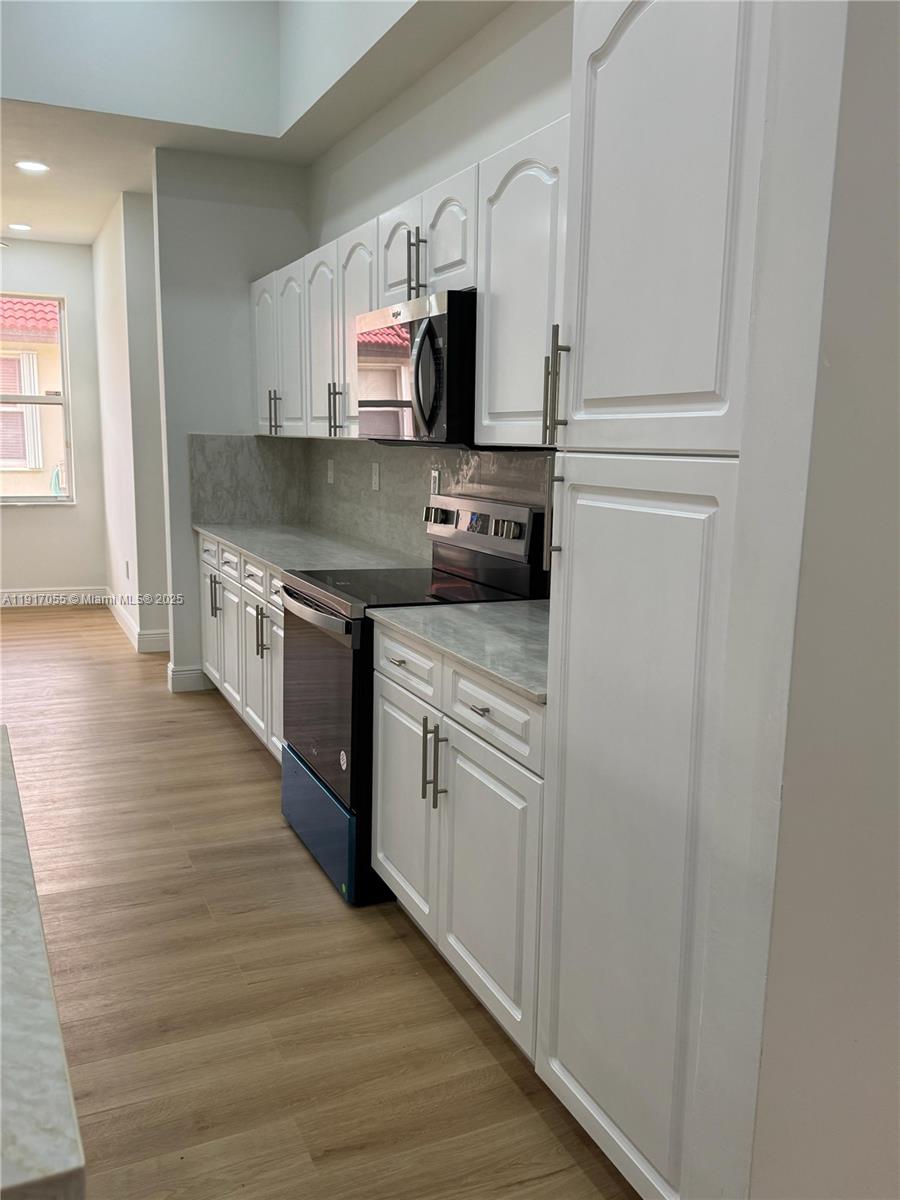 POD 4 AT MONARCH LAKES - Residential