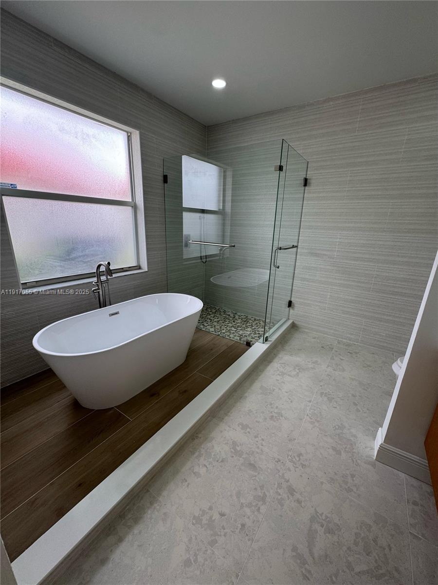 POD 4 AT MONARCH LAKES - Residential