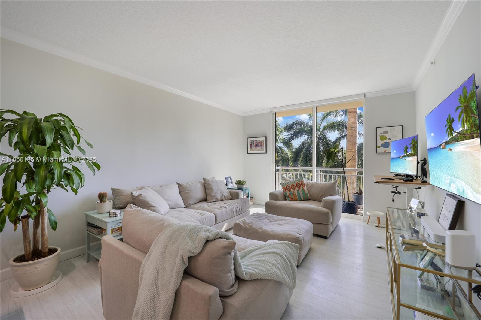 2000 N Bayshore Dr 312
