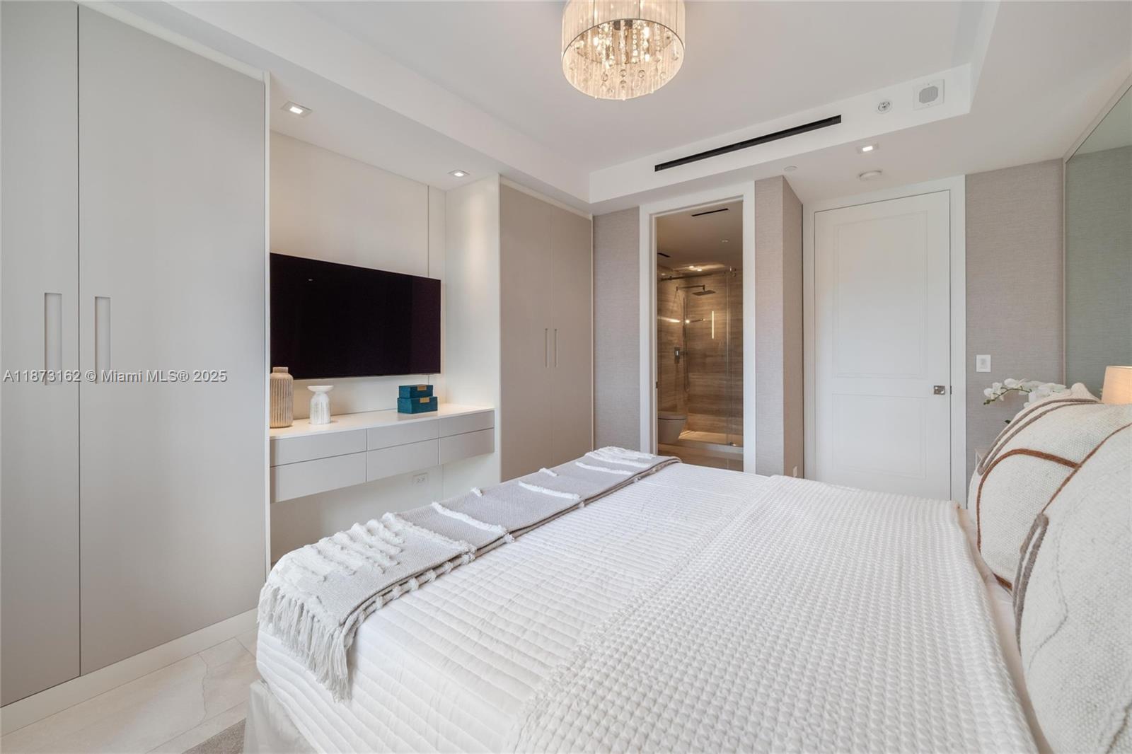 OCEANSIDE @ FISHER ISL CO - Residential