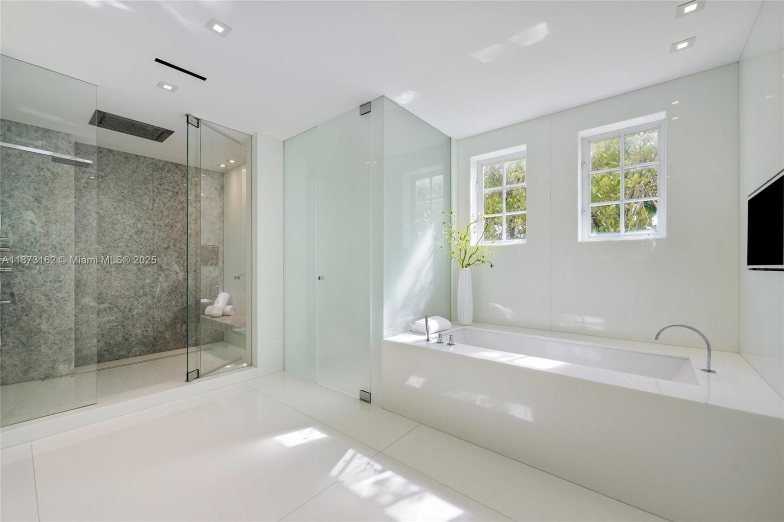 OCEANSIDE @ FISHER ISL CO - Residential