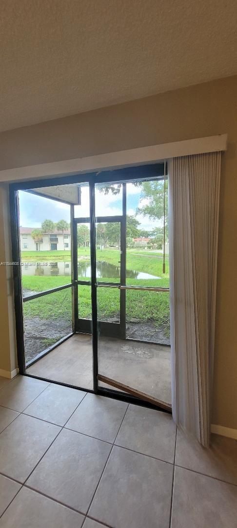 SHAKER WOODS VILLAGE - Residential Lease