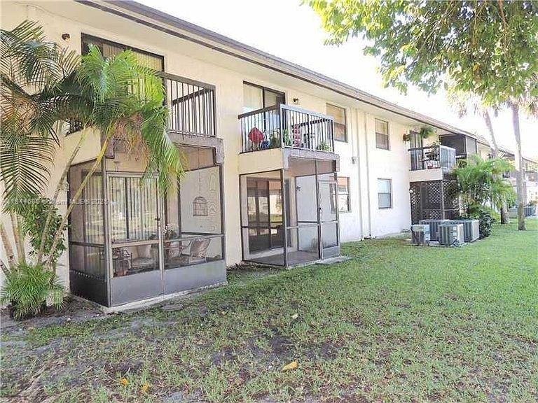 SHAKER WOODS VILLAGE - Residential Lease