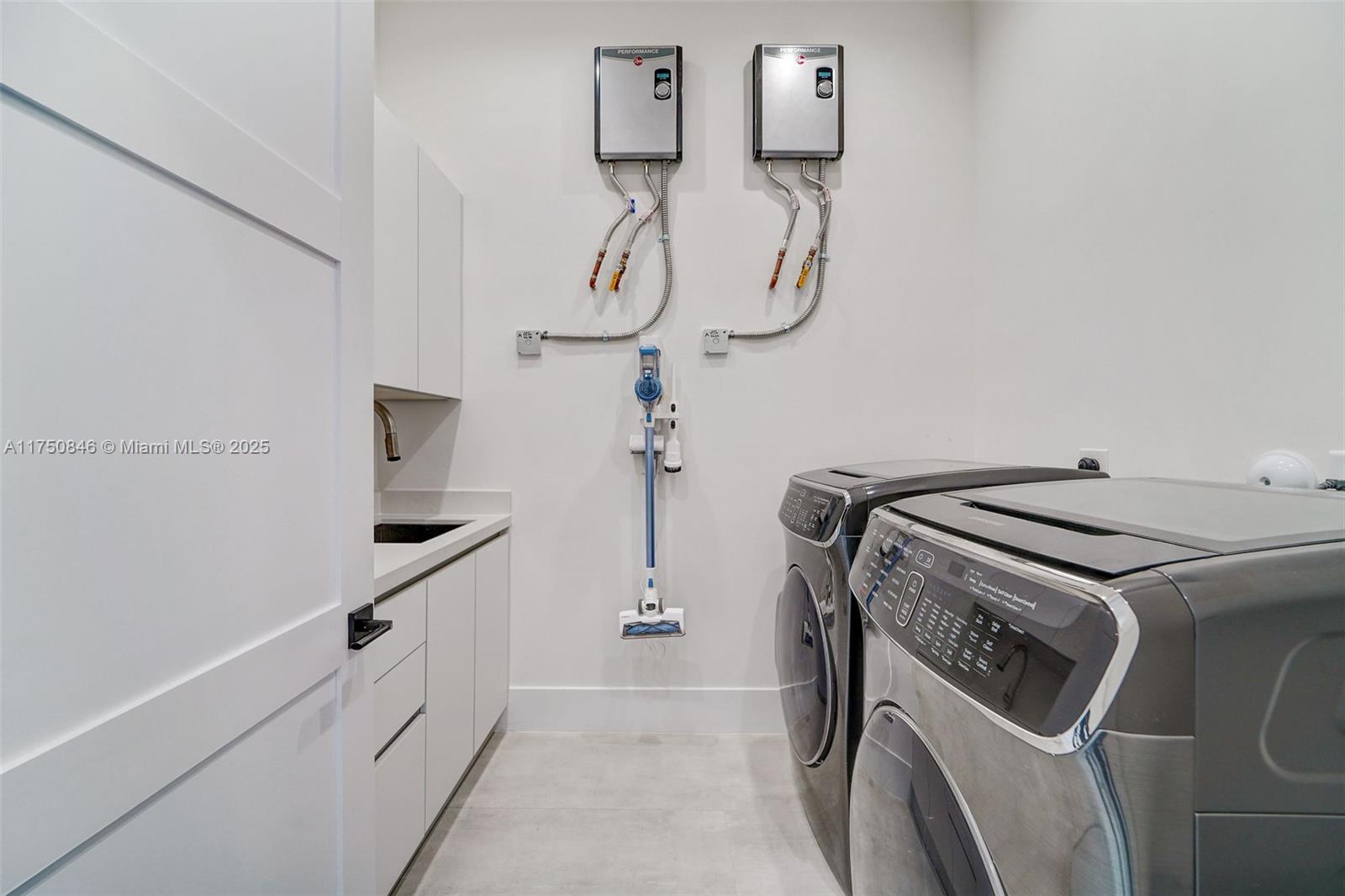 CAMNER GABLES 1ST ADDN - Residential