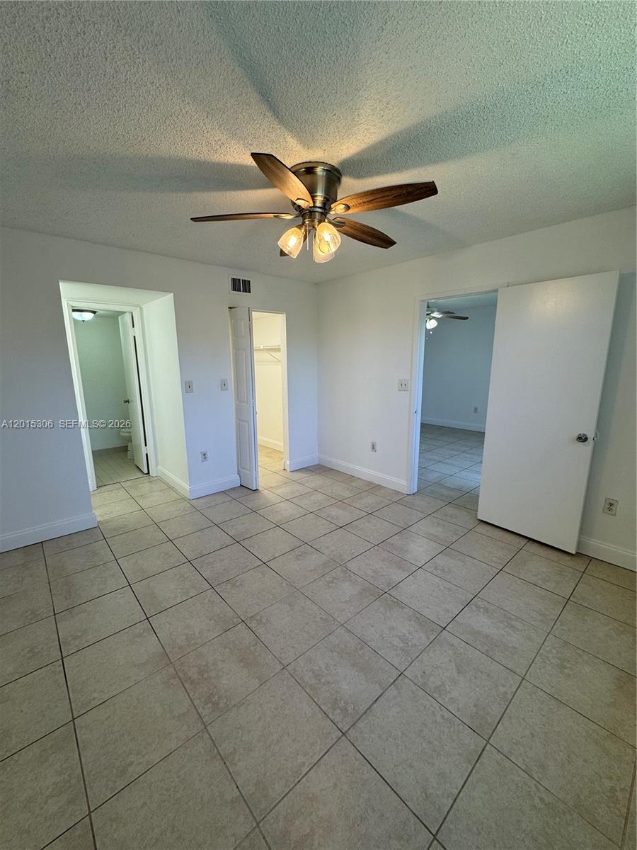 VILLAS DE VENEZIA CONDO - Residential Lease