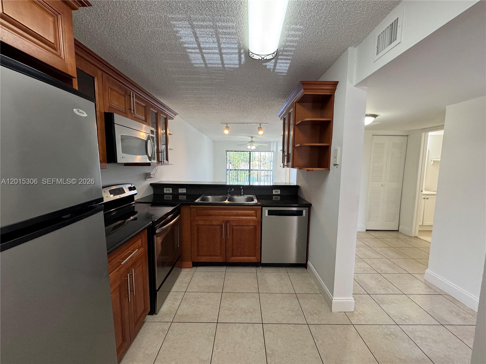 VILLAS DE VENEZIA CONDO - Residential Lease