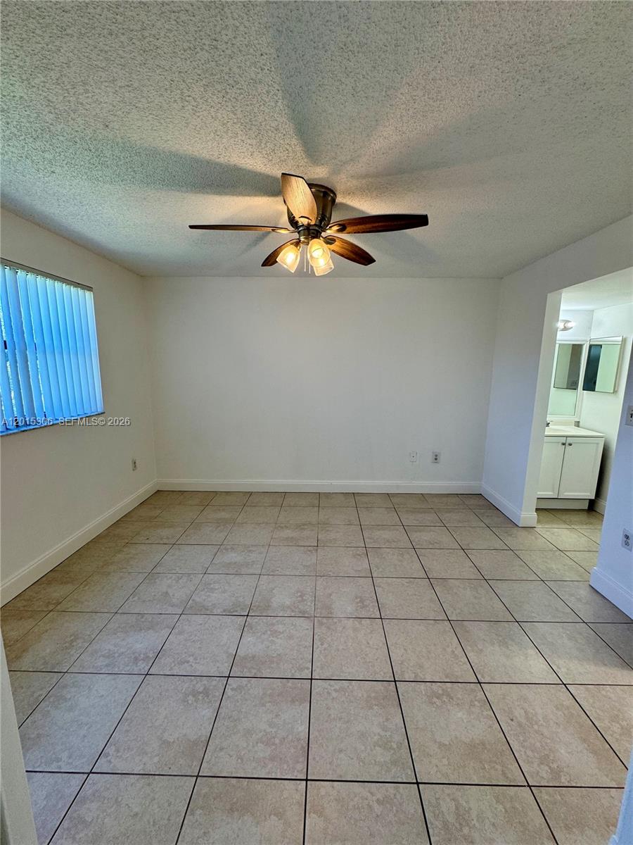 VILLAS DE VENEZIA CONDO - Residential Lease