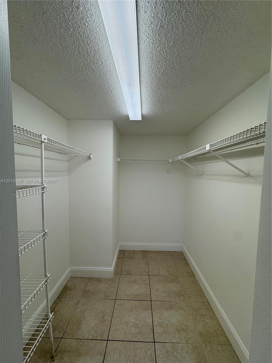 VILLAS DE VENEZIA CONDO - Residential Lease