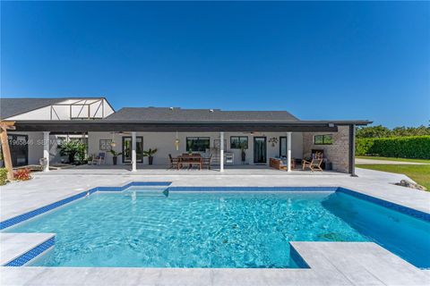 Photo of 17150 SW 274th St, Homestead, FL 33031 (MLS # A11965846)