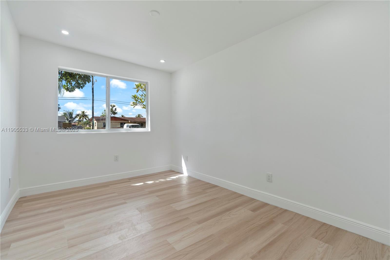 MIAMI GARDENS ESTATES SEC - Residential