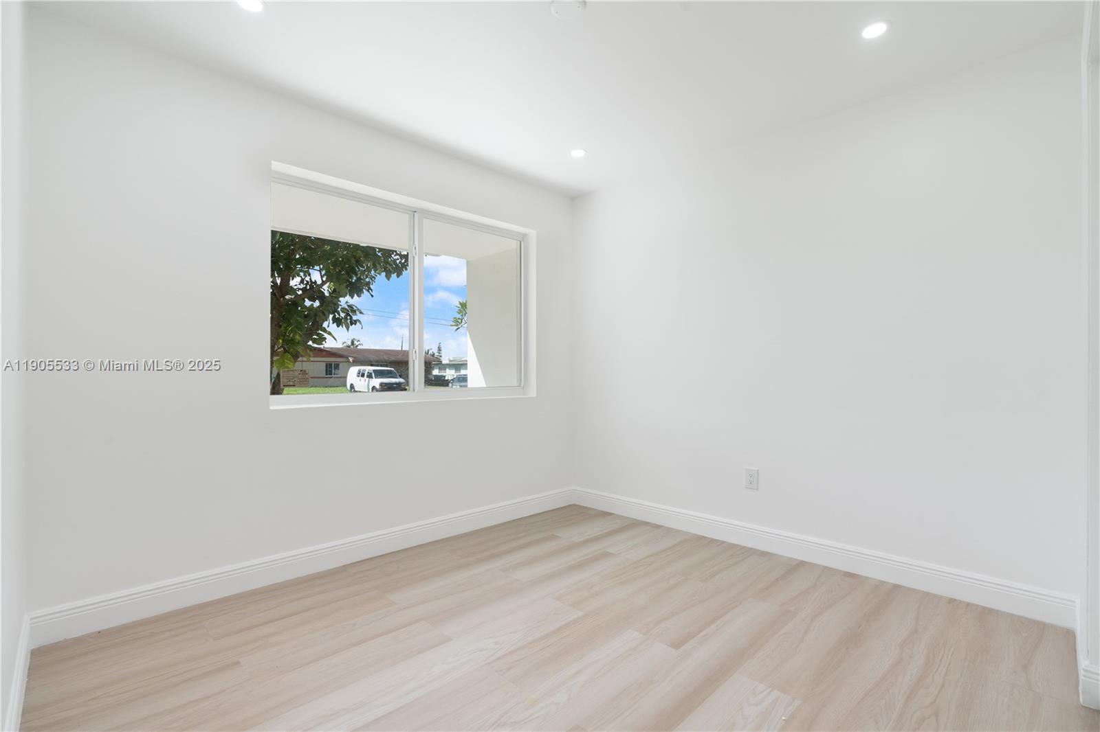 MIAMI GARDENS ESTATES SEC - Residential