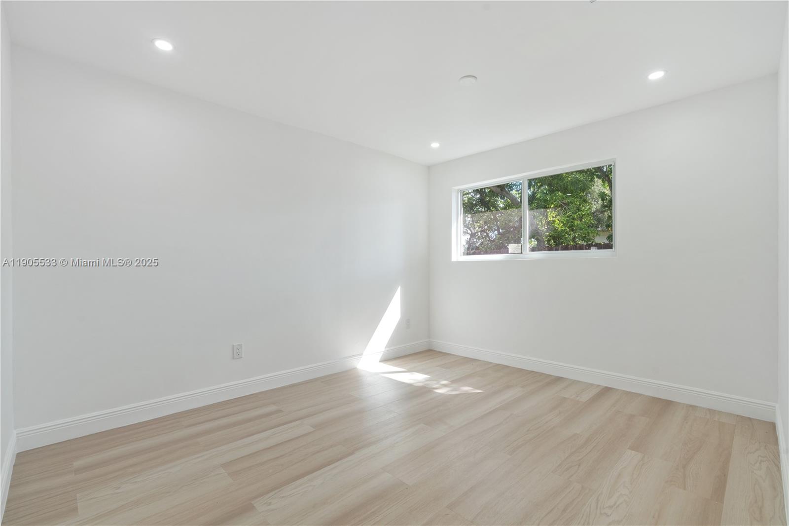 MIAMI GARDENS ESTATES SEC - Residential