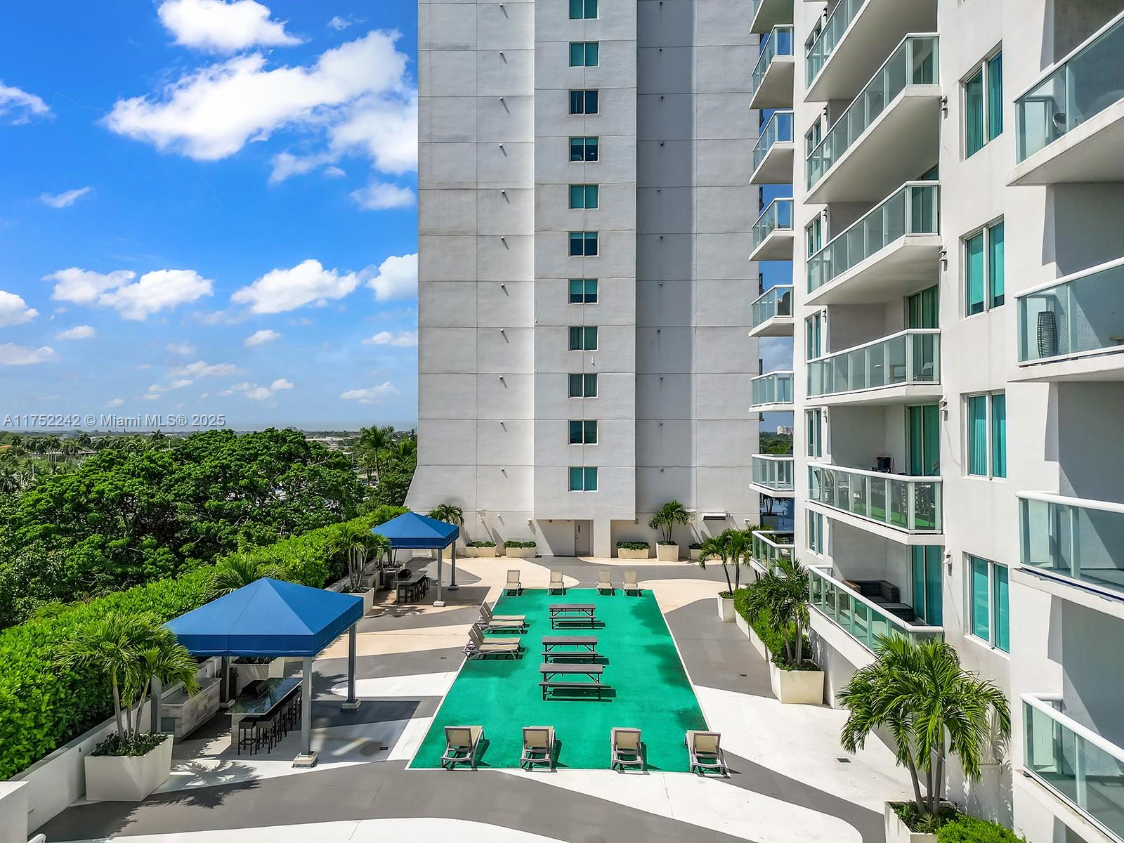 TERRAZAS RIVERPARK VILLAG - Residential