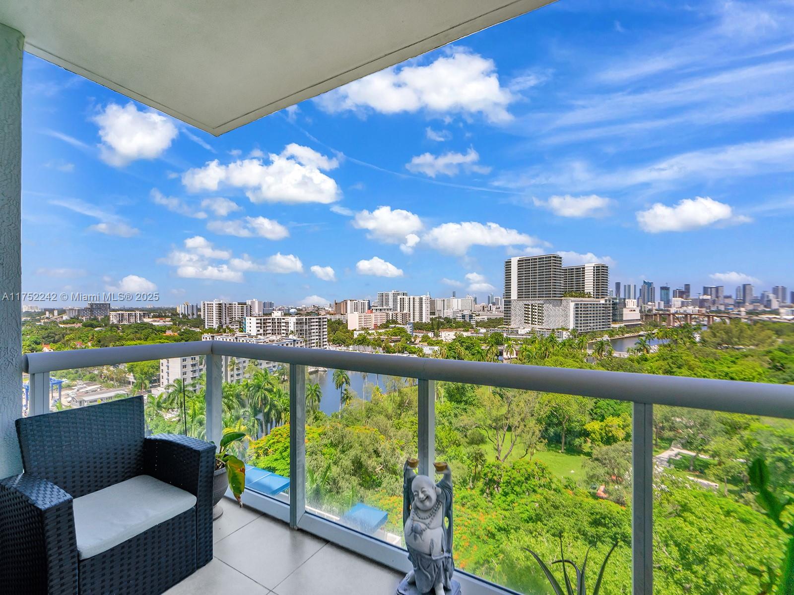 TERRAZAS RIVERPARK VILLAG - Residential