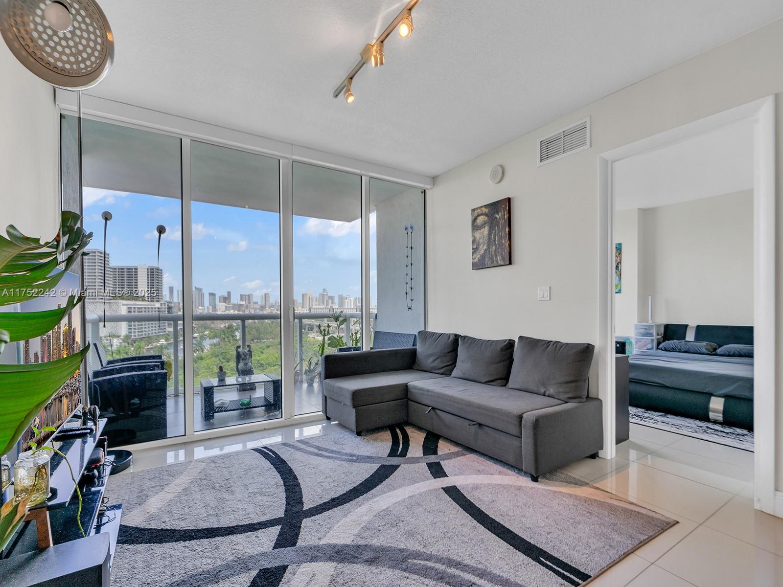 TERRAZAS RIVERPARK VILLAG - Residential