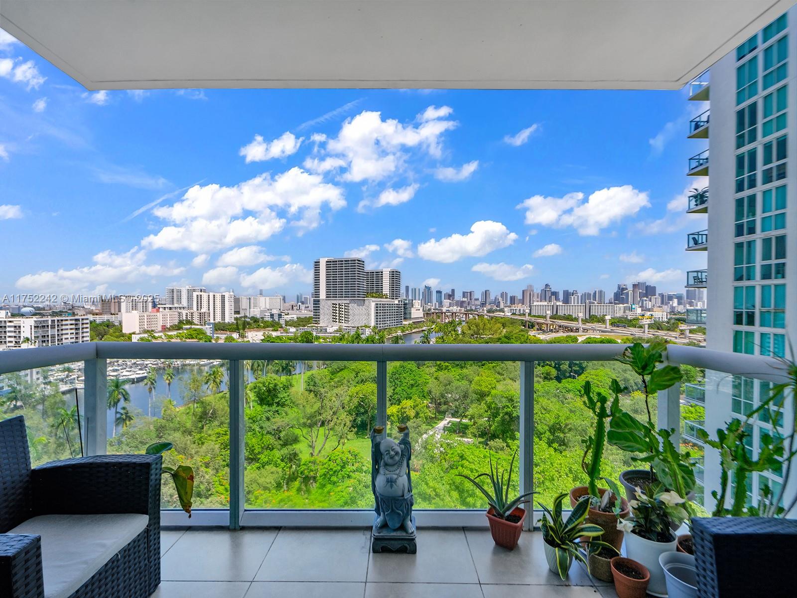 TERRAZAS RIVERPARK VILLAG - Residential