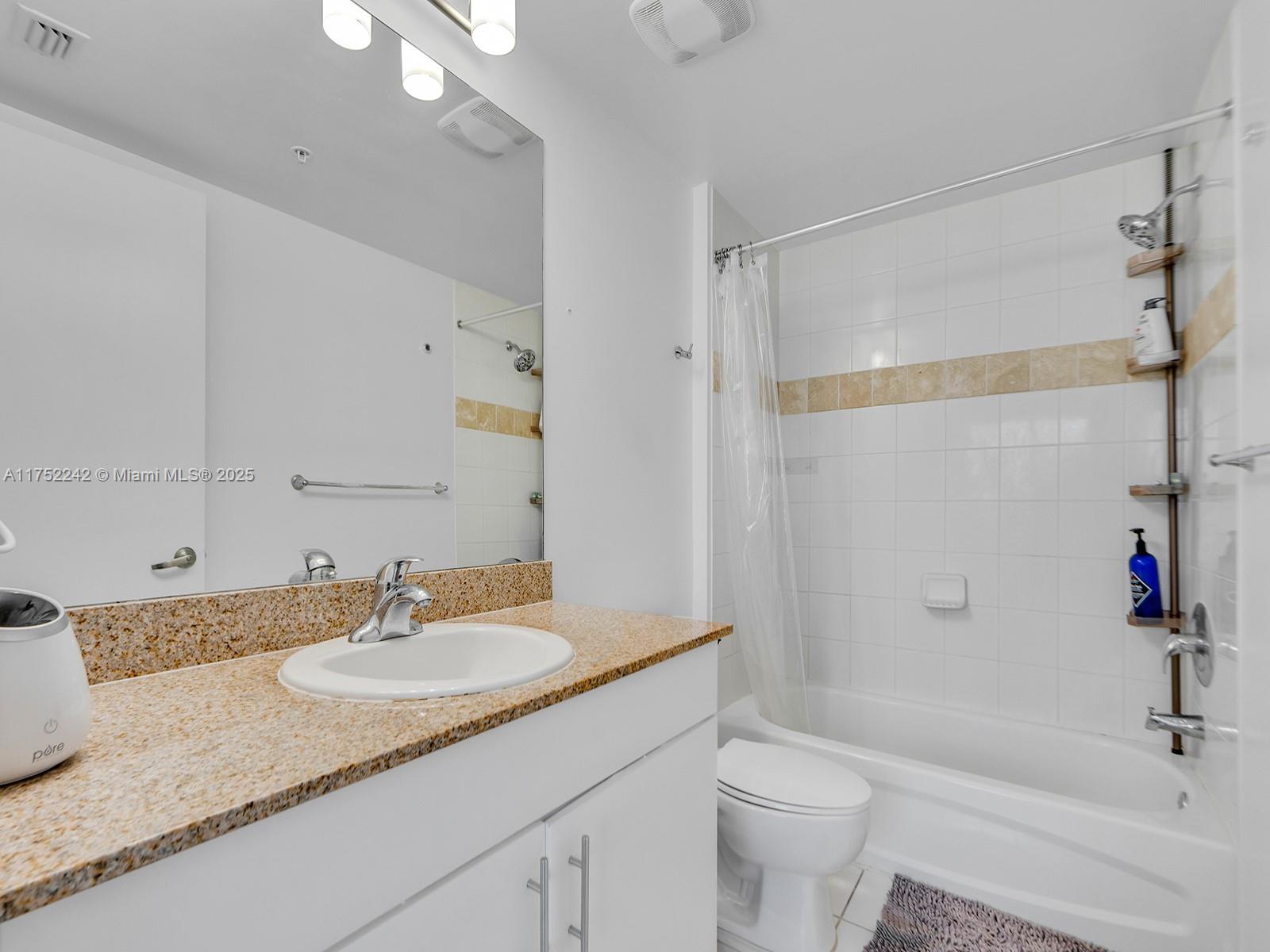 TERRAZAS RIVERPARK VILLAG - Residential