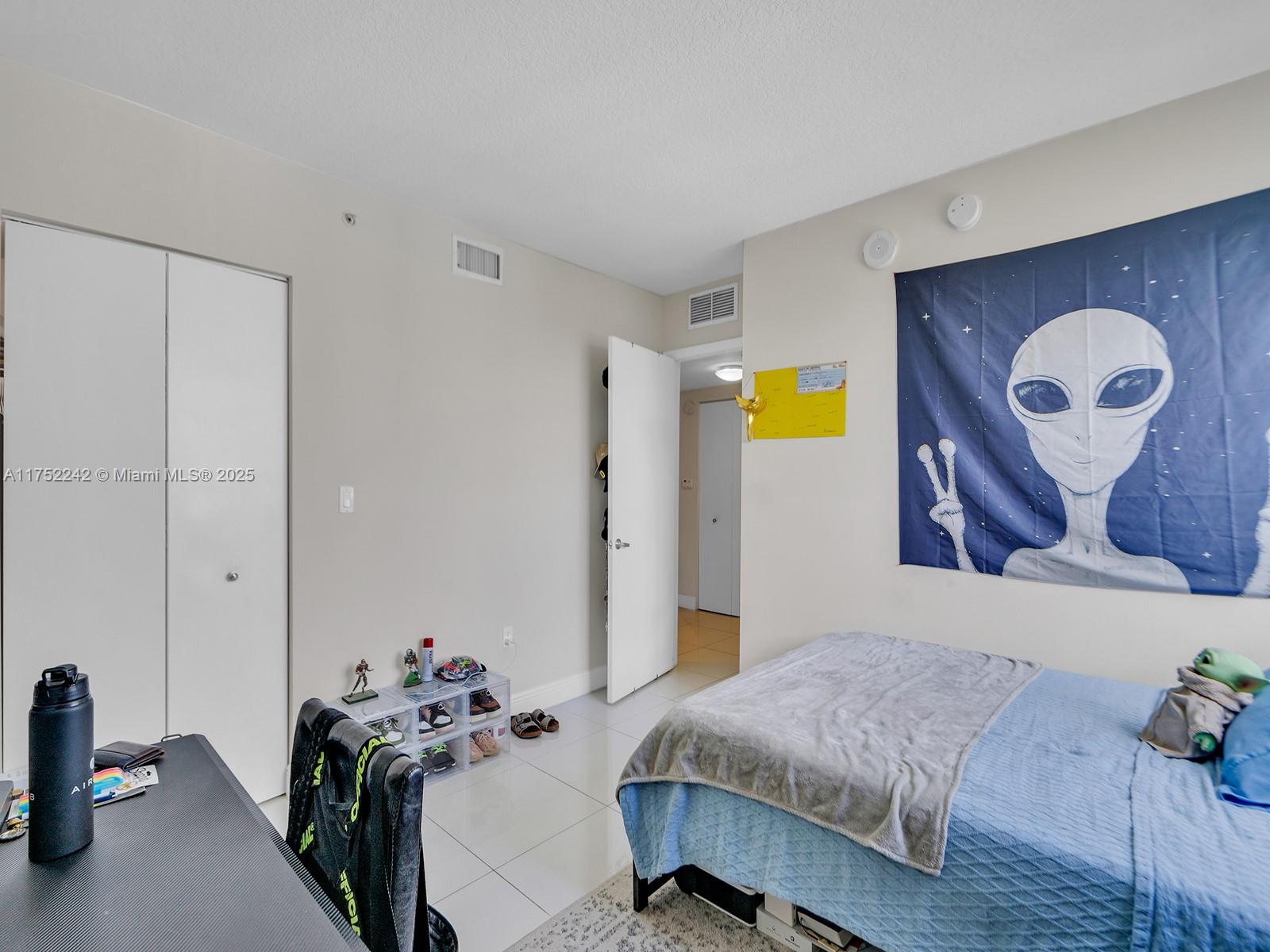 TERRAZAS RIVERPARK VILLAG - Residential