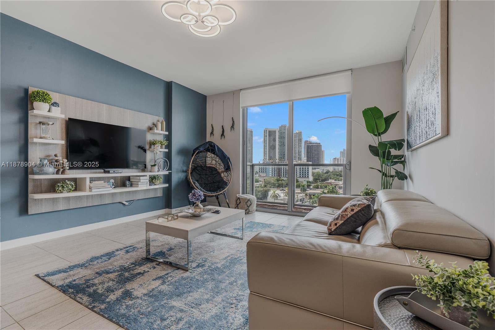 QUADRO CONDO - Residential