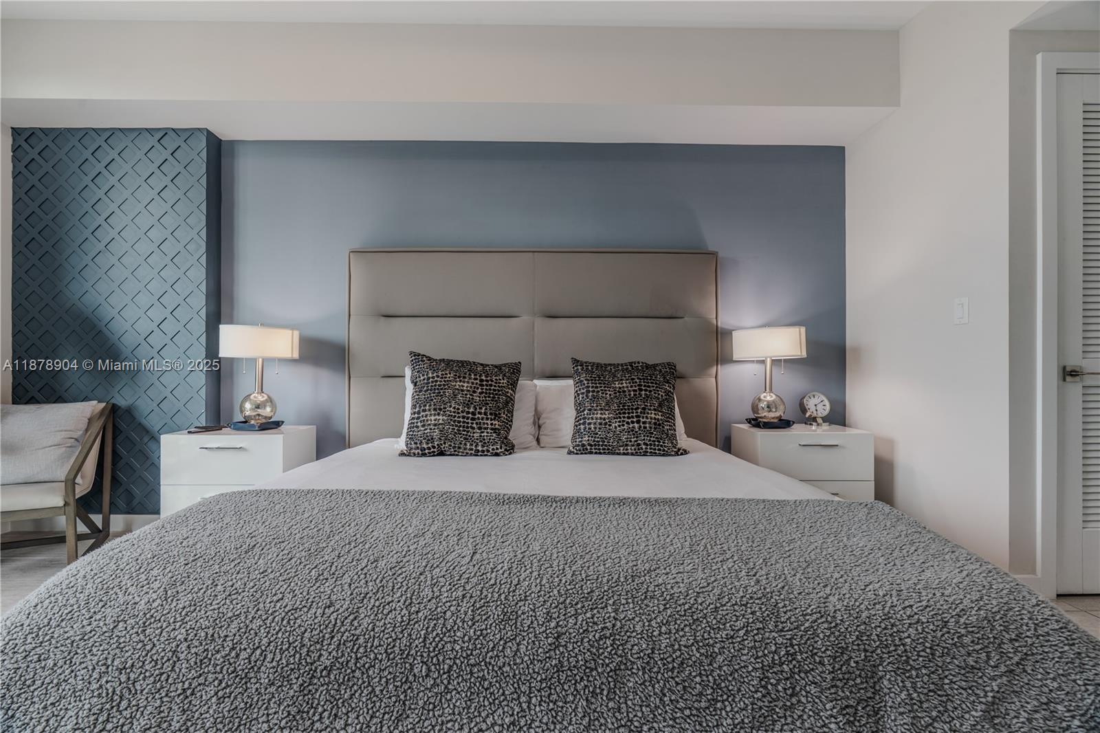 QUADRO CONDO - Residential