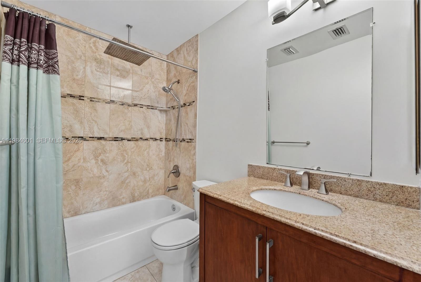 LAKESHORE CONDO 6 - Residential