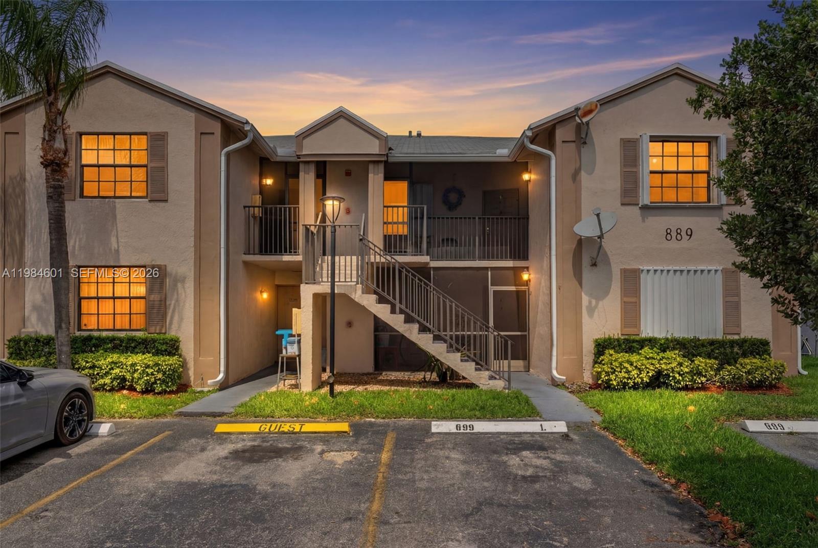 LAKESHORE CONDO 6 - Residential