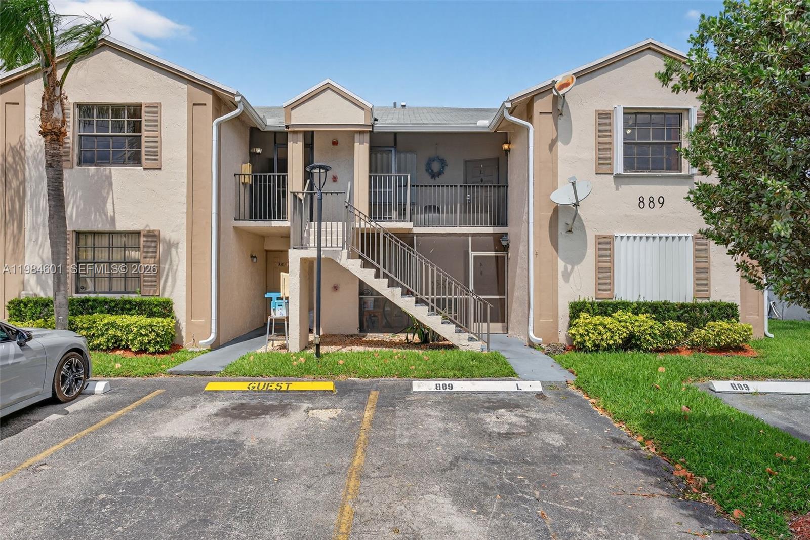 LAKESHORE CONDO 6 - Residential